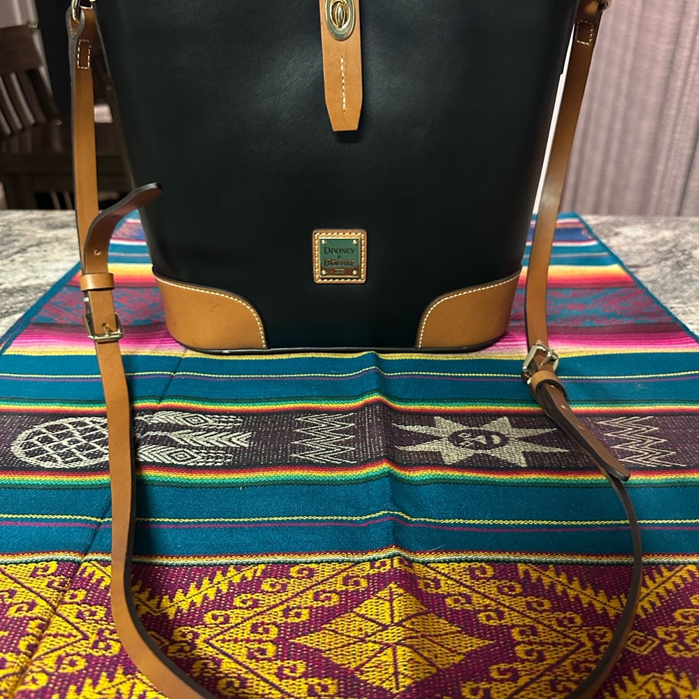 COPY - Dooney & Bourke Black and Tan Crossbody Bag